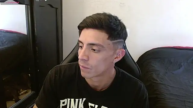 Snapshot of kv___xxx_ chatting on 09.12.25 kv   xxx  online show from 09.12.25