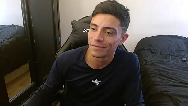 Snapshot of kv___xxx_ chatting on 09.16.25 kv   xxx  online show from 09.16.25