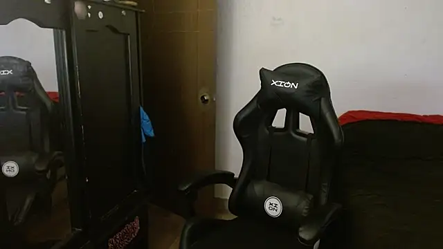 Snapshot of kv___xxx_ chatting on 09.24.25 kv   xxx  online show from 09.24.25