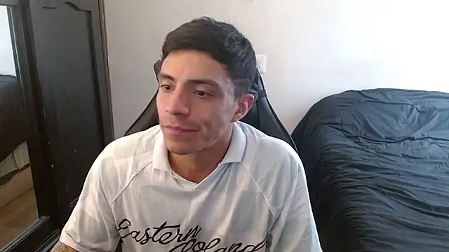 Snapshot of kv___xxx_ chatting on 09.27.25 kv   xxx  online show from 09.27.25