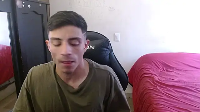 Snapshot of kv___xxx_ chatting on 10.04.25 kv   xxx  online show from 10.04.25