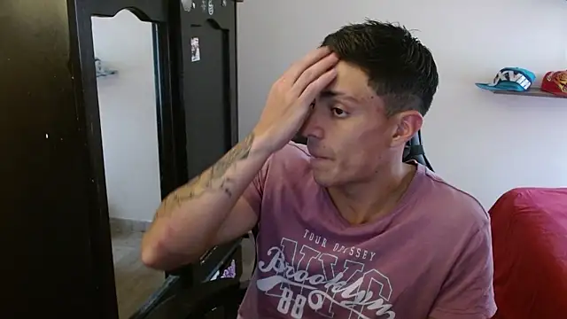 Snapshot of kv___xxx_ chatting on 12.01.25 kv xxx online show from 12.01.25