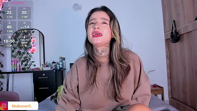 medussa13  online show from 04.17.26