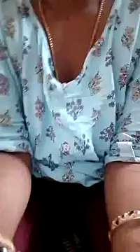 Snapshot of sneha_telugu_girl chatting on 12.13.24 sneha telugu girl online show from 12.13.24