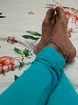 Snapshot of sneha_telugu_girl chatting on 12.27.24 sneha telugu girl online show from 12.27.24