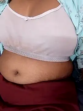 Snapshot of sneha_telugu_girl chatting on 01.22.25 sneha telugu girl online show from 01.22.25