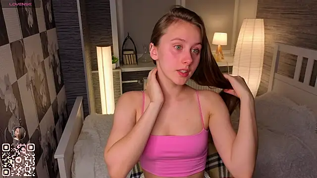 Snapshot of EthalBuffkin chatting on 10.26.25 EthalBuffkin online show from 10.26.25