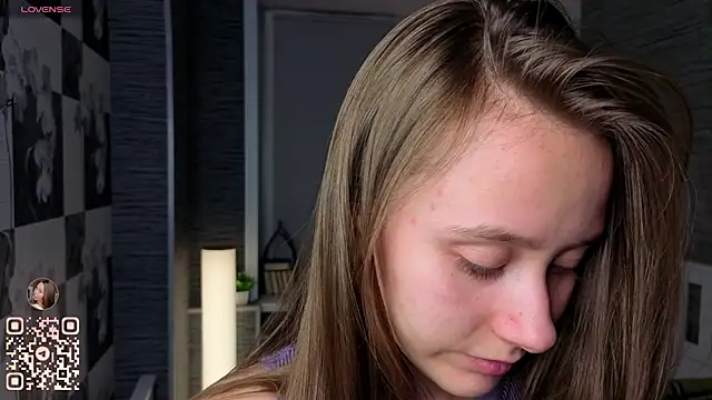 Snapshot of EthalBuffkin chatting on 11.08.25 EthalBuffkin online show from 11.08.25