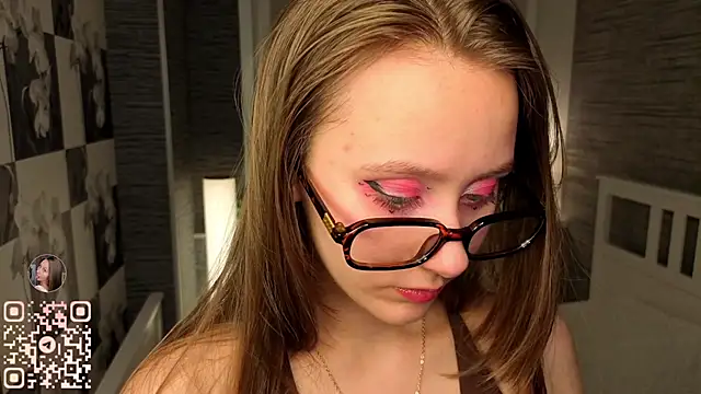 Snapshot of EthalBuffkin chatting on 11.09.25 EthalBuffkin online show from 11.09.25