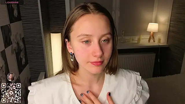 Snapshot of EthalBuffkin chatting on 11.30.25 EthalBuffkin online show from 11.30.25