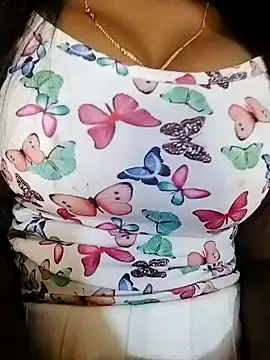 Snapshot of Esha_Babyy chatting on 12.19.24 Esha Babyy online show from 12.19.24