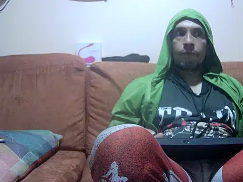 Latinnboy82 online show from 10.21.25