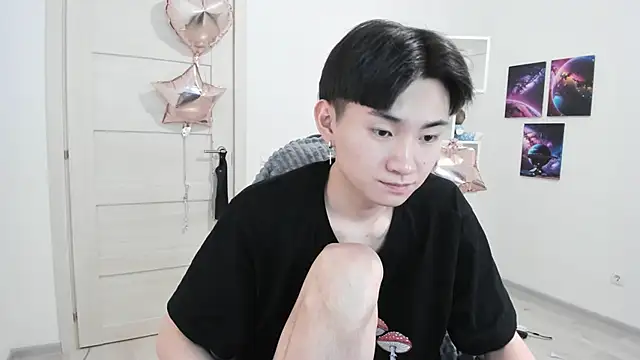 Miram Yu online show from 02.23.25