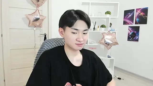 Miram Yu online show from 02.26.25