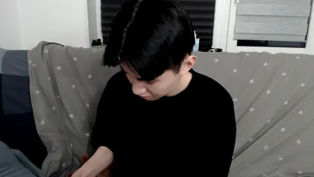 Miram Yu online show from 03.02.25