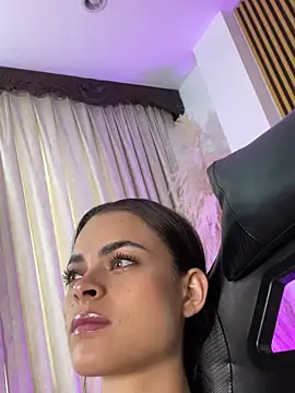 HannaRhodes online show from 09.12.25