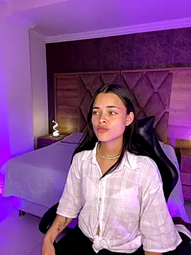 HannaRhodes online show from 10.24.25