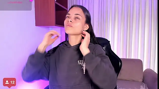 HannaRhodes online show from 11.06.25