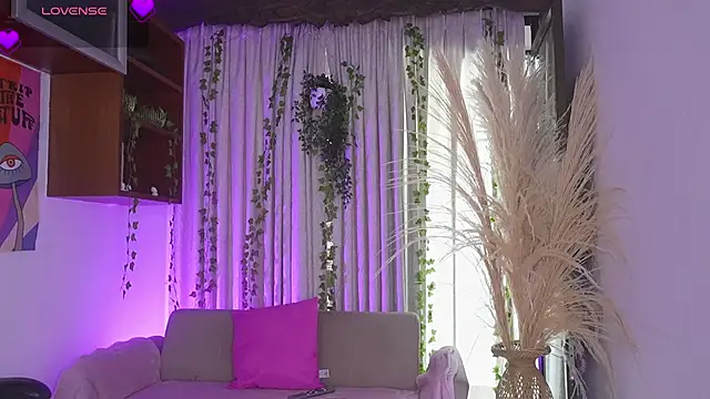 HannaRhodes online show from 03.17.26