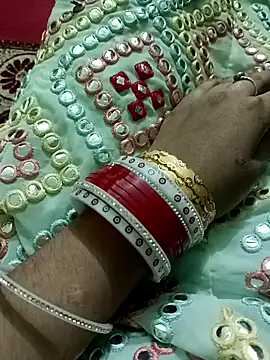 Snapshot of QUEEN-X-CPL chatting on 12.24.24 QUEEN-X-CPL online show from 12.24.24