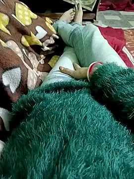 Snapshot of QUEEN-X-CPL chatting on 01.01.25 QUEEN-X-CPL online show from 01.01.25