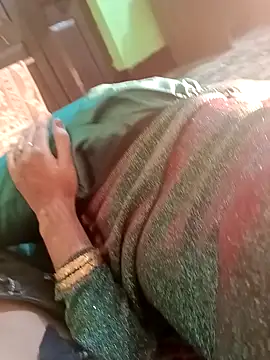 Snapshot of QUEEN-X-CPL chatting on 01.24.25 QUEEN-X-CPL online show from 01.24.25