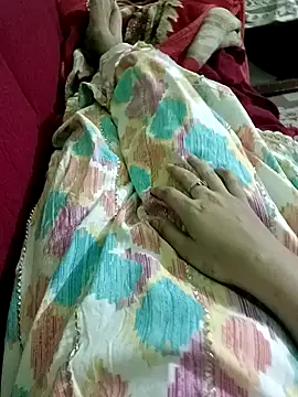 Snapshot of QUEEN-X-CPL chatting on 02.11.25 QUEEN-X-CPL online show from 02.11.25