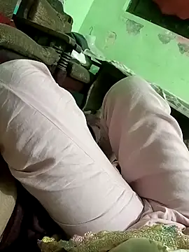 Snapshot of QUEEN-X-CPL chatting on 03.04.25 QUEEN-X-CPL online show from 03.04.25