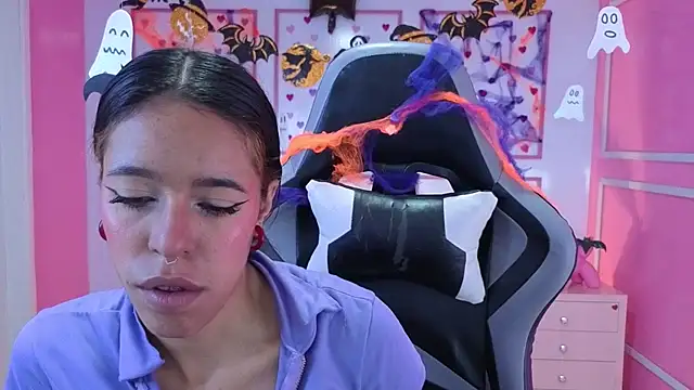 stephania t online show from 10.27.25