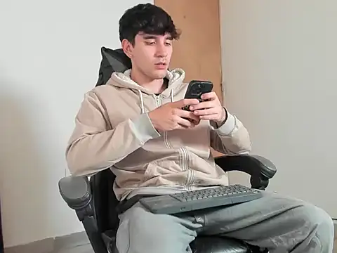 leo030809 online show from 03.24.26