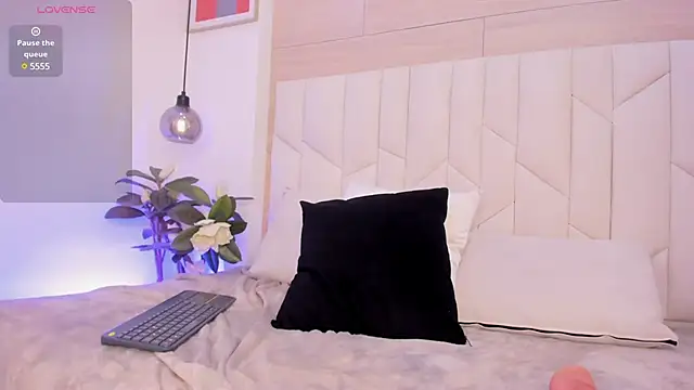 SaraMonroe1 online show from 02.06.25