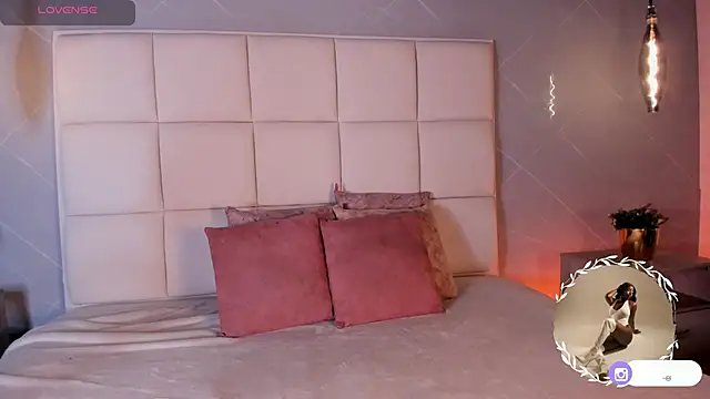 SaraMonroe1 online show from 10.08.25