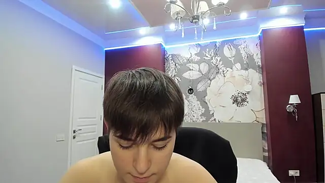 EmiliaYours online show from 12.22.25