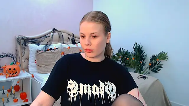 holy kitty online show from 10.30.25