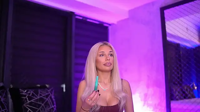 Candy Ivy online show from 10.03.25