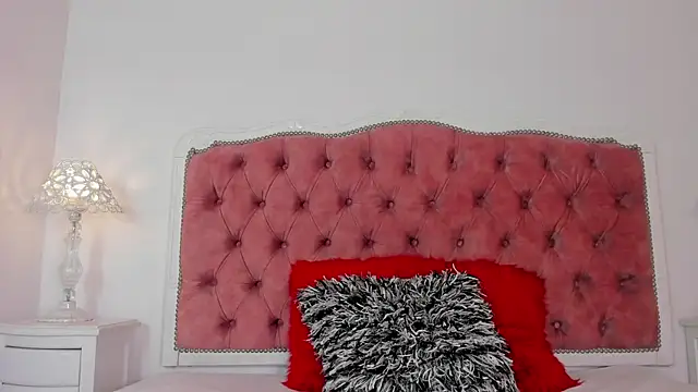 amberlitle online show from 10.13.25