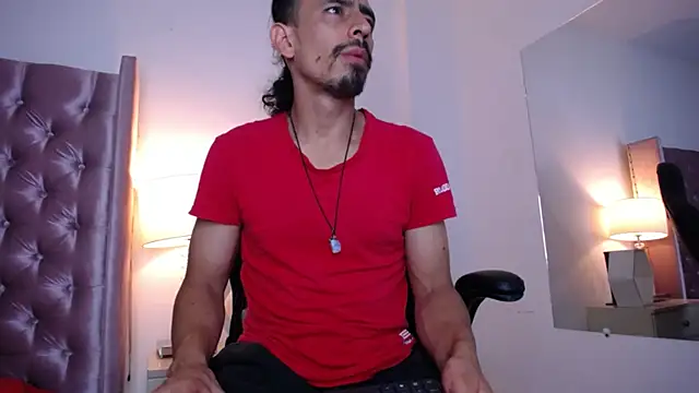 Snapshot of Sr_Magnus_ chatting on 10.26.25 Sr Magnus online show from 10.26.25