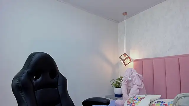 MAYROBERTSS online show from 02.13.25