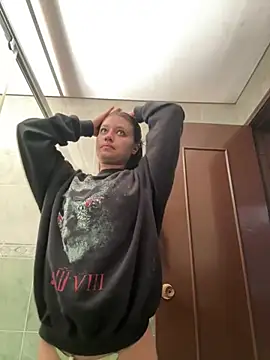 Kyna euphoria online show from 01.12.25