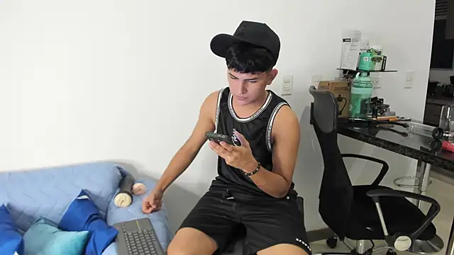 Snapshot of Lyam_ap chatting on 02.01.25 Lyam ap online show from 02.01.25