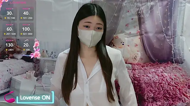 Snapshot of -REIREI- chatting on 12.07.24 -REIREI- online show from 12.07.24