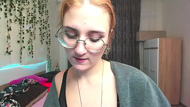 Miss Elsa  online show from 12.21.24