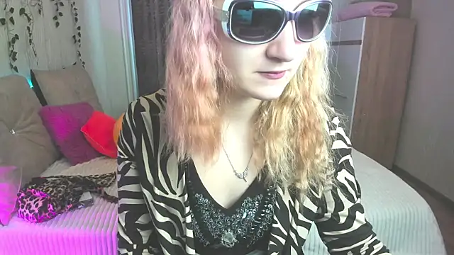 Miss Elsa  online show from 02.07.25