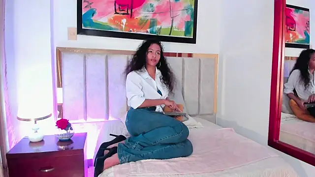 AntonellaHall  online show from 12.21.24