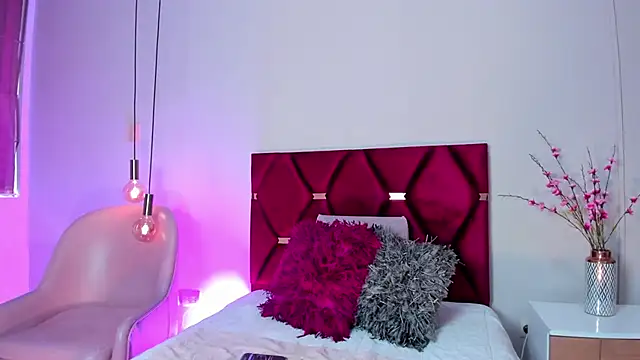 AntonellaHall  online show from 12.28.24