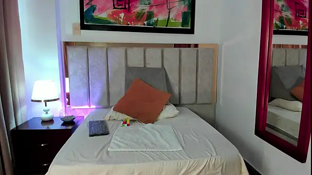 AntonellaHall  online show from 01.31.25