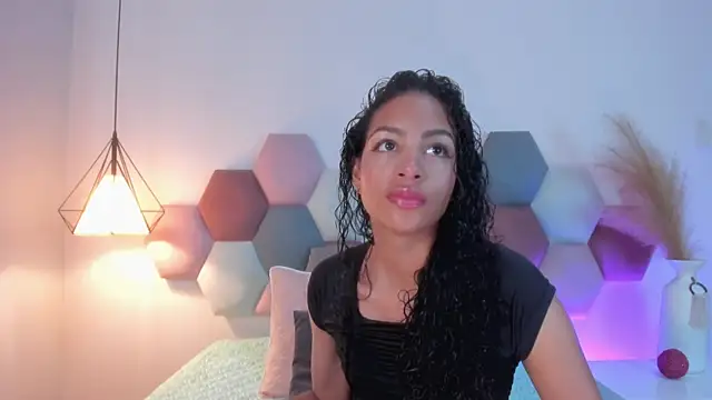 AntonellaHall  online show from 02.17.25