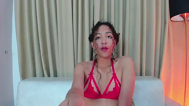 AntonellaHall  online show from 03.06.25