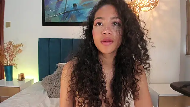 AntonellaHall  online show from 03.11.25