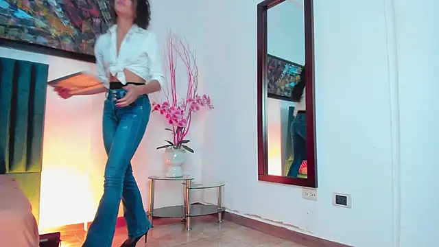 AntonellaHall  online show from 03.22.25